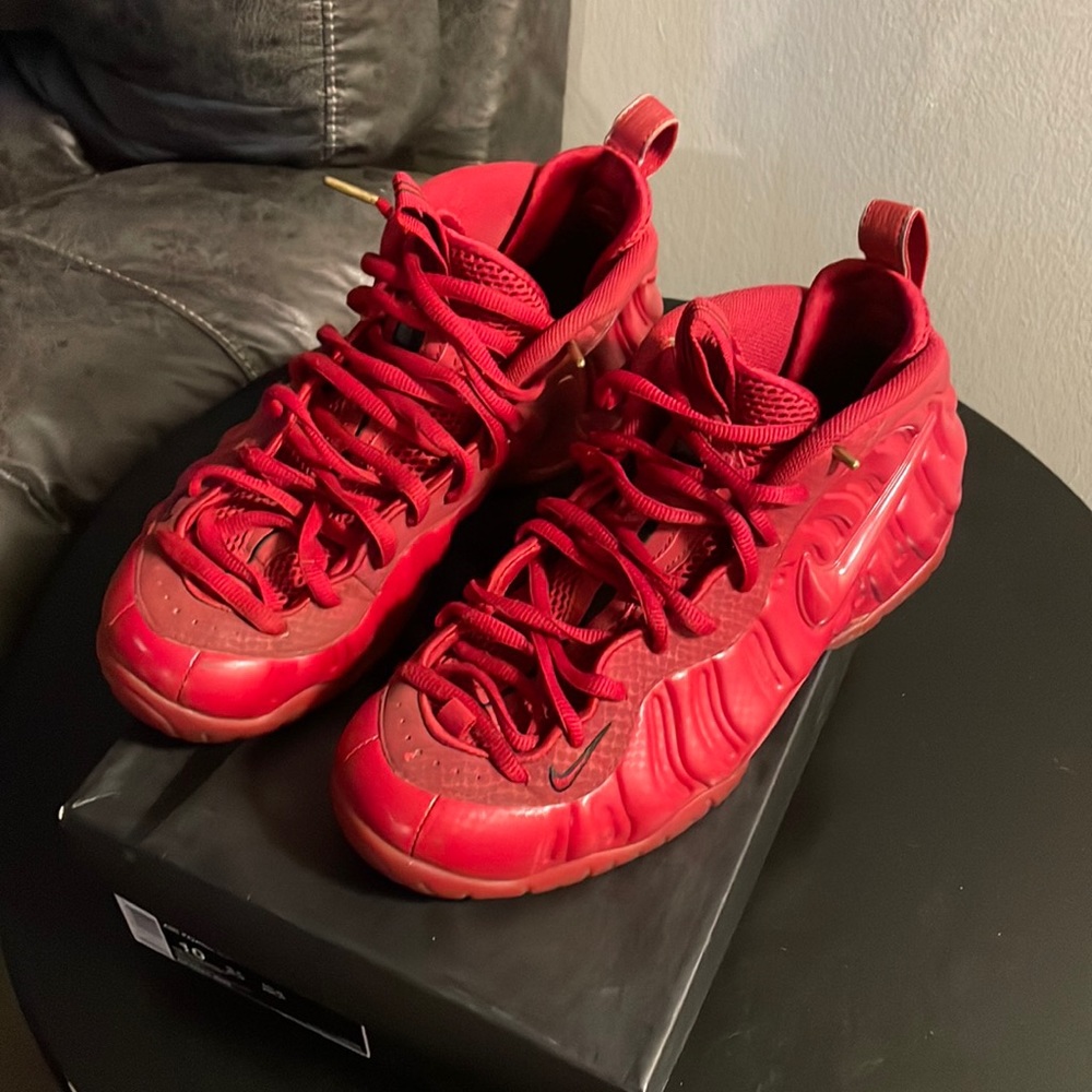Slightly used red October Air foamposit pro size 10